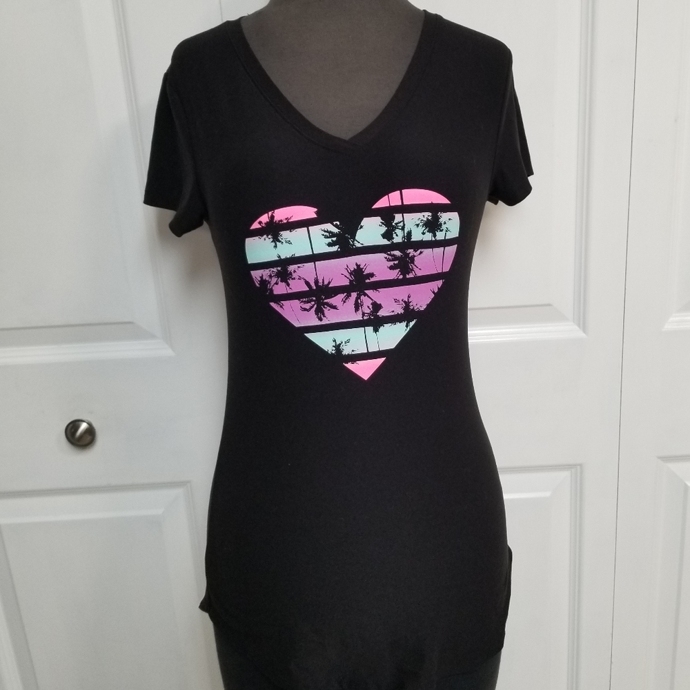 🛍 No Boundaries Woman's Small T-shirt